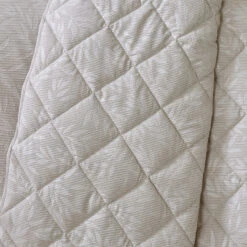 Catherine Lansfield Corded Leaves Champagne Bedspread -Housing Units Store 12eeecc35fe9d9ab1f3ccfe22c422cf4