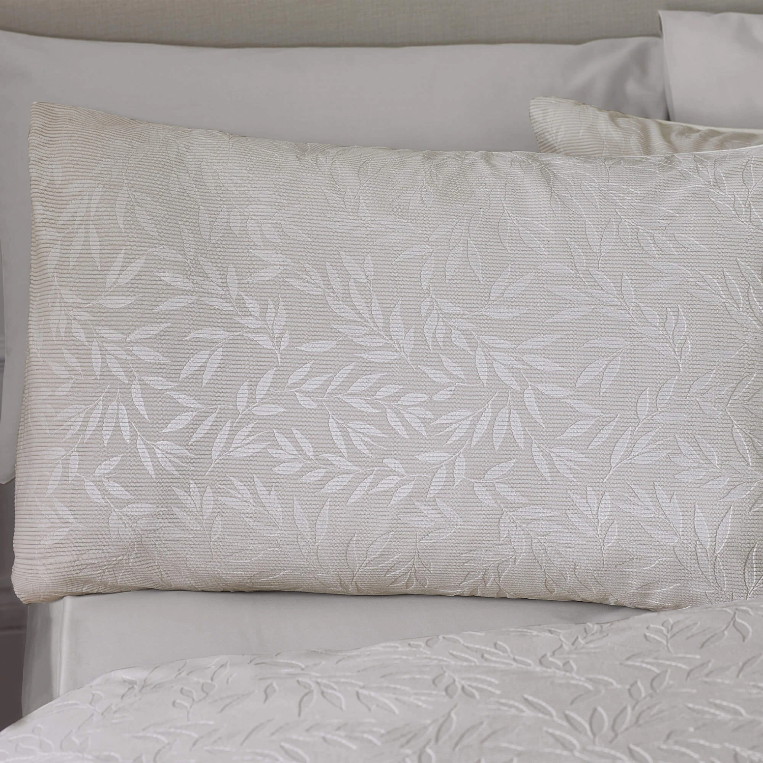 Catherine Lansfield Corded Leaves Champagne Single Duvet Set 5 Catherine Lansfield Corded Leaves Champagne Single Duvet Set - Image 3