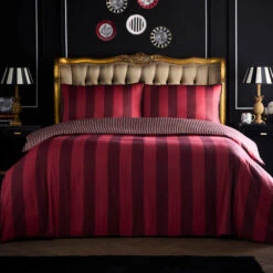 Laurence Llewelyn-Bowen Festivo Circus Stripe Red Kingsize Duvet Set