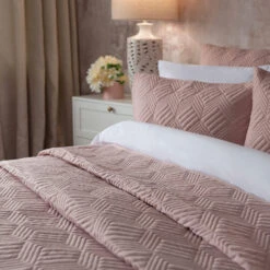 Belledorm Lisbon Blush Bedspread 8 Belledorm Lisbon Blush Bedspread -Housing Units Store 433d988f11781019748221efe0cba0e8 1