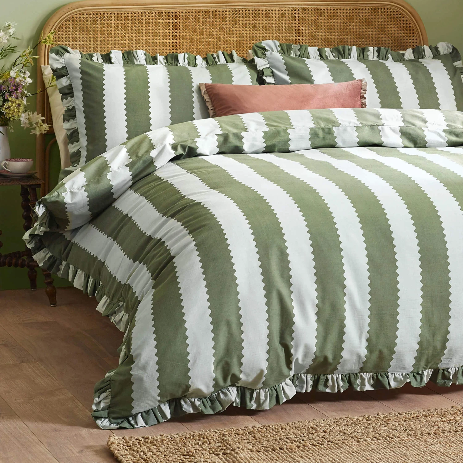 Riva Paoletti Birdie Stripe Ruffle Bay Green Superking Duvet Set 5 Riva Paoletti Birdie Stripe Ruffle Bay Green Superking Duvet Set - Image 3