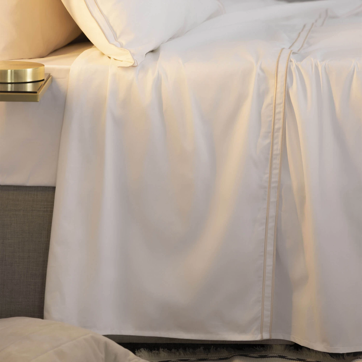 Belledorm Savoy Oyster Kingsize Superking Flat Sheet 3 Belledorm Savoy Oyster Kingsize Superking Flat Sheet