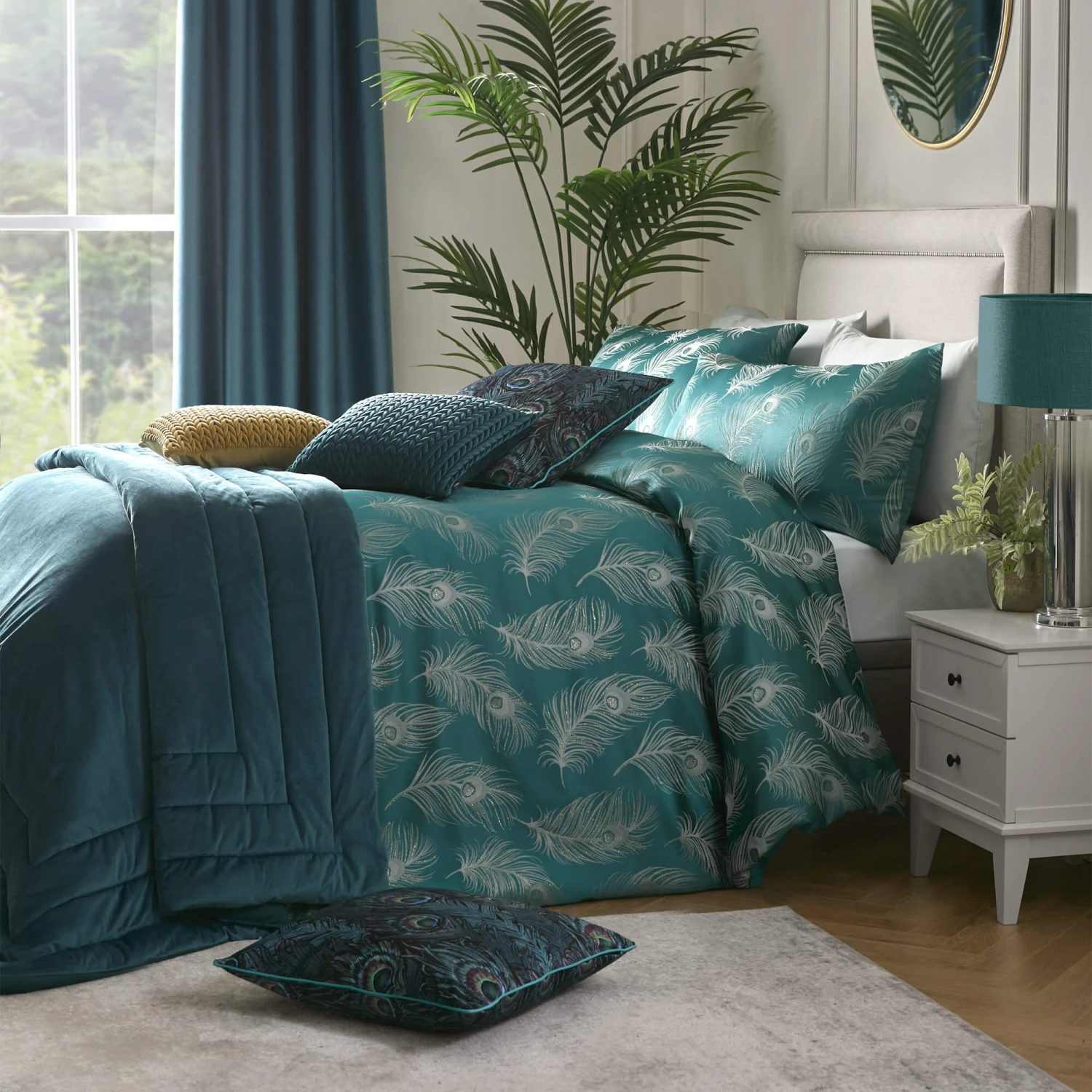 Laurence Llewelyn-Bowen Chic Velvet Teal Bedspread 4 Laurence Llewelyn-Bowen Chic Velvet Teal Bedspread - Image 2