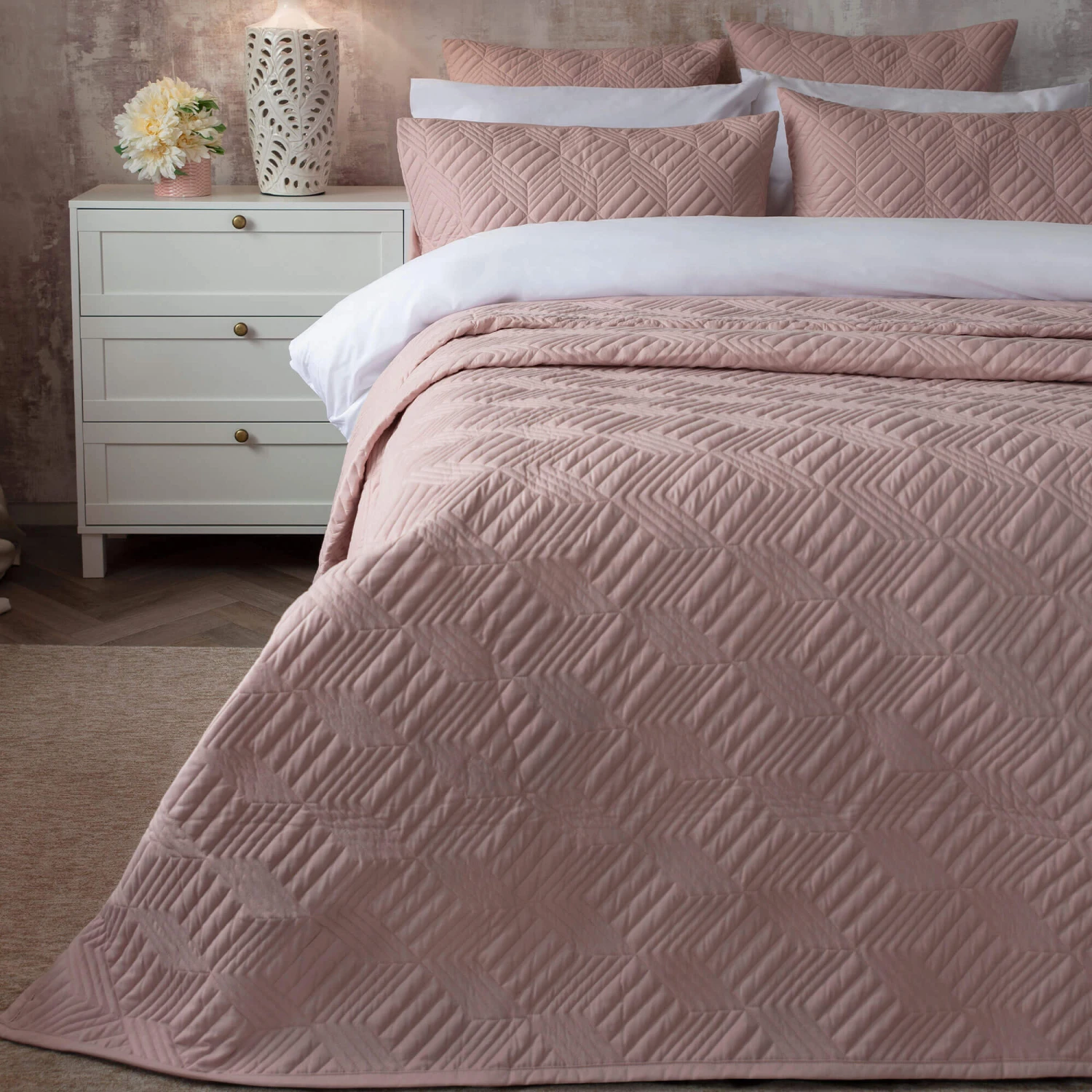 Belledorm Lisbon Blush Bedspread 6 Belledorm Lisbon Blush Bedspread - Image 4