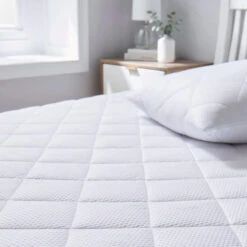 The Fine Bedding Company Breathe Kingsize Mattress Protector