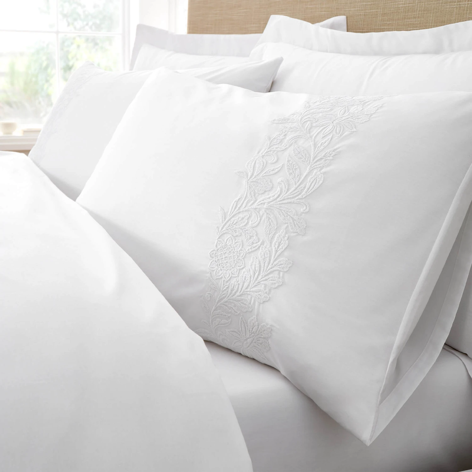 Embroidery Floral White Double Duvet Set 5 Embroidery Floral White Double Duvet Set - Image 3