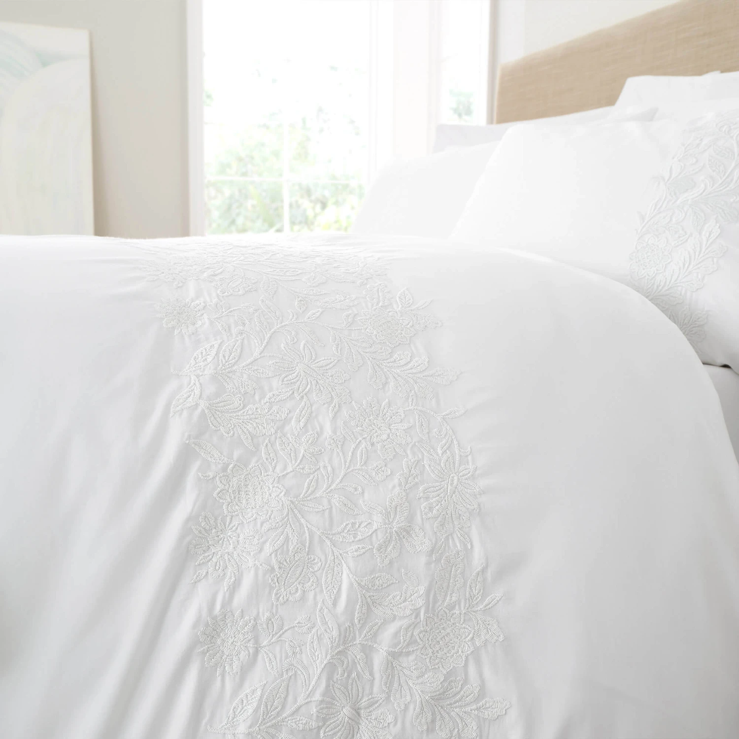 Embroidery Floral White Bedding Collection 6 Embroidery Floral White Bedding Collection - Image 4