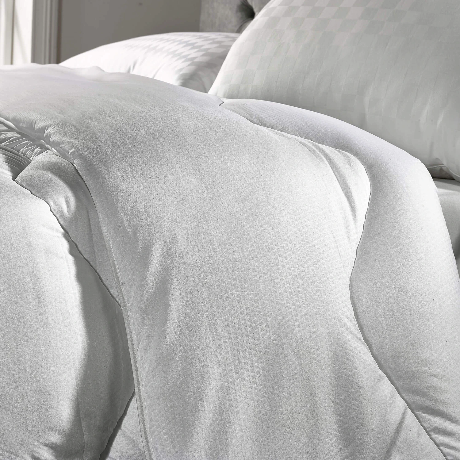 Fine Bedding Company Breathe 13.5 Tog Superking Duvet 5 Fine Bedding Company Breathe 13.5 Tog Superking Duvet - Image 3