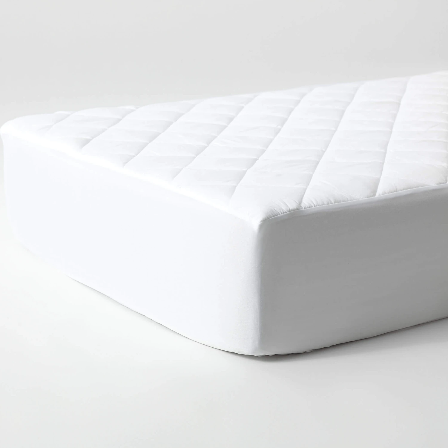 The Fine Bedding Company Superking Anti Allergy Mattress Protector 3 The Fine Bedding Company Superking Anti Allergy Mattress Protector