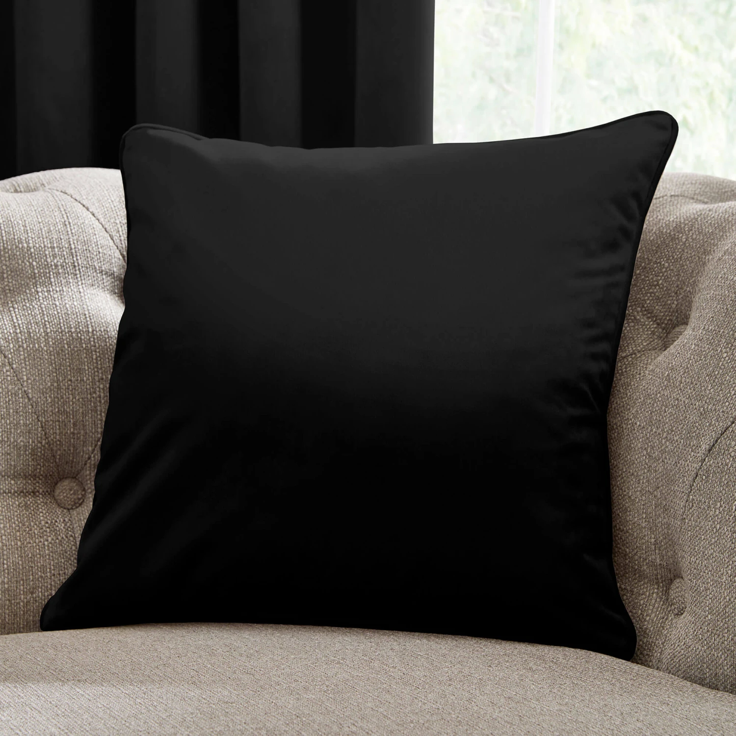 Laurence Llewelyn-Bowen Montrose Black Square Cushion 3 Laurence Llewelyn-Bowen Montrose Black Square Cushion