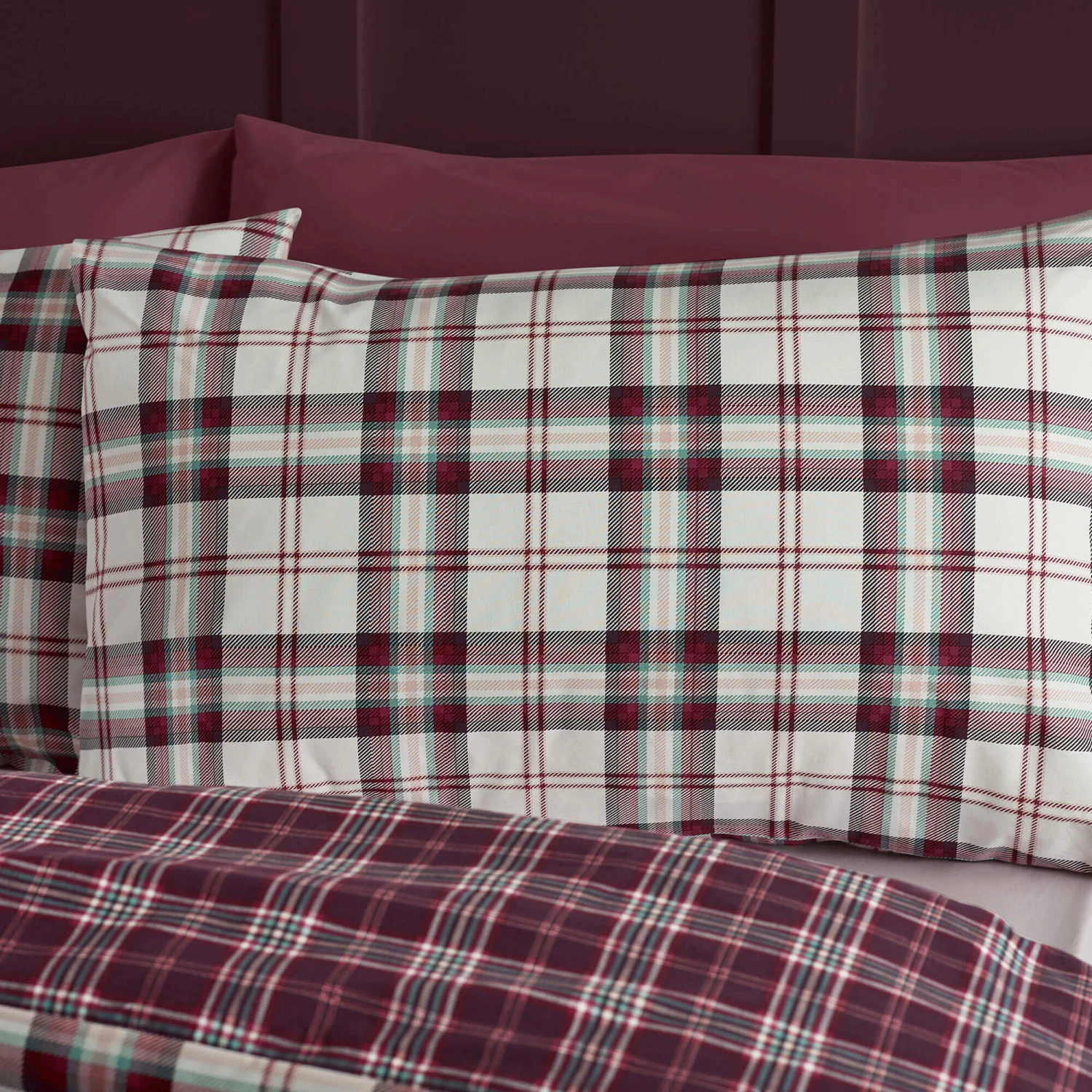 Catherine Lansfield Kelso Check Burgundy Single Duvet Set 6 Catherine Lansfield Kelso Check Burgundy Single Duvet Set - Image 4
